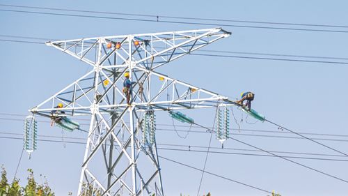 多措并舉保障迎峰度冬電力供應(yīng)，房屋修繕構(gòu)筑溫暖防線